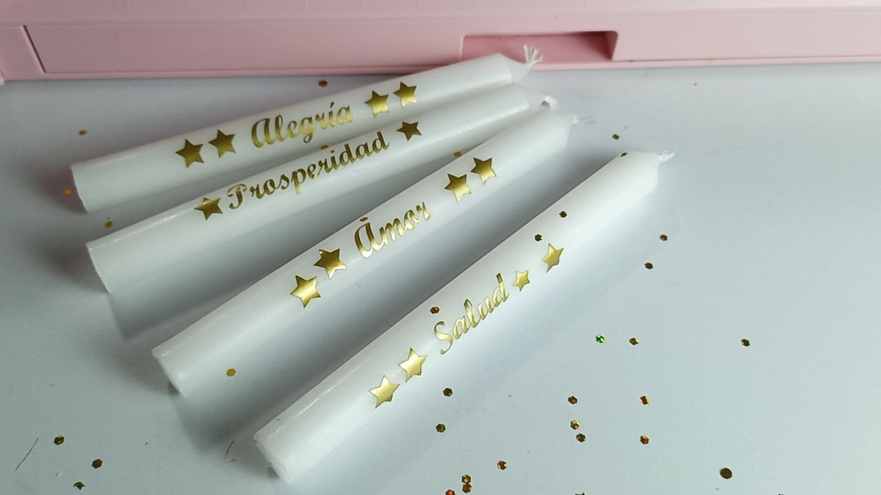 Velas personalizadas con vinilo